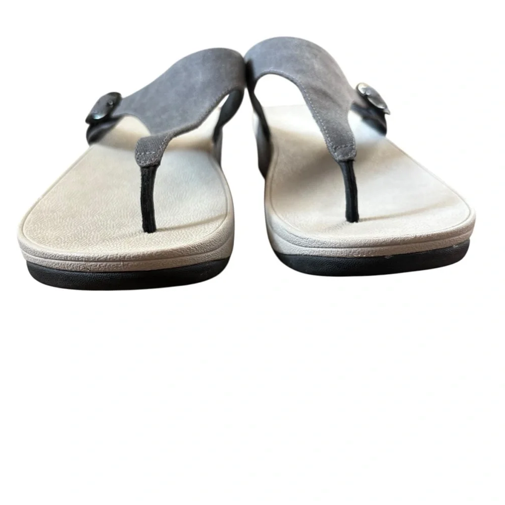 FitFlop toe-post gray canvas thong sandals size 10